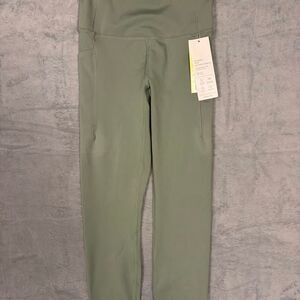 Women's Everyday Soft Ultra High-Rise Pocketed 7/8 Leggings - All In Motion